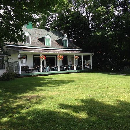 Auberge Les Blancs Moutons Saint-Laurent-de-l'ile d'Orleans 外观 照片