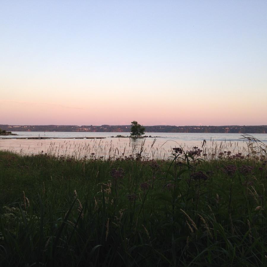 Auberge Les Blancs Moutons Saint-Laurent-de-l'ile d'Orleans 外观 照片