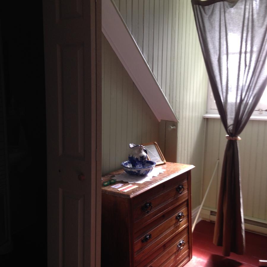 Auberge Les Blancs Moutons Saint-Laurent-de-l'ile d'Orleans 外观 照片