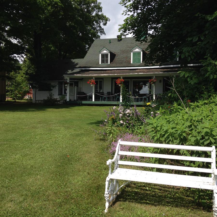 Auberge Les Blancs Moutons Saint-Laurent-de-l'ile d'Orleans 外观 照片
