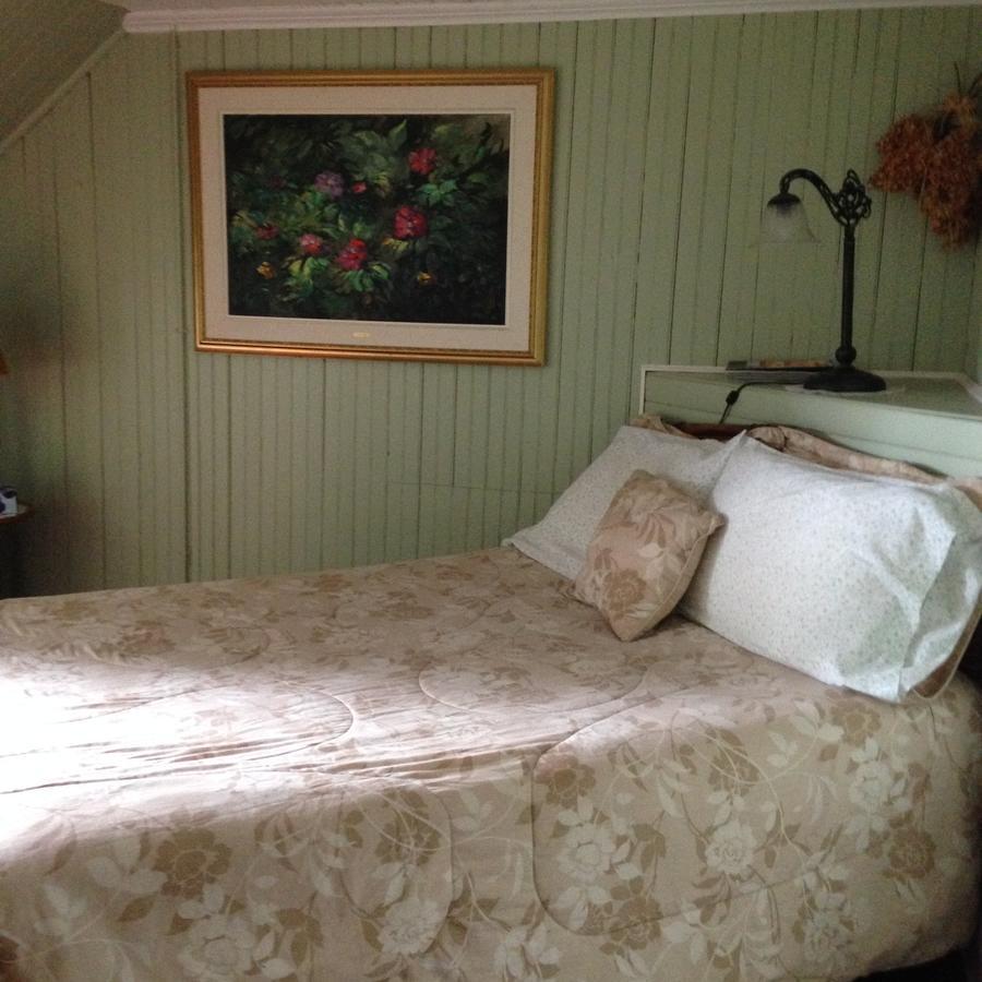 Auberge Les Blancs Moutons Saint-Laurent-de-l'ile d'Orleans 外观 照片