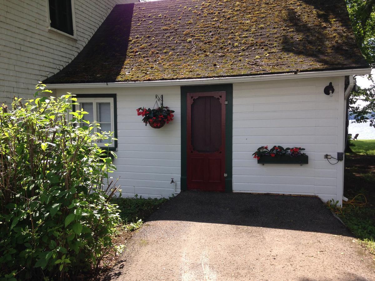 Auberge Les Blancs Moutons Saint-Laurent-de-l'ile d'Orleans 外观 照片