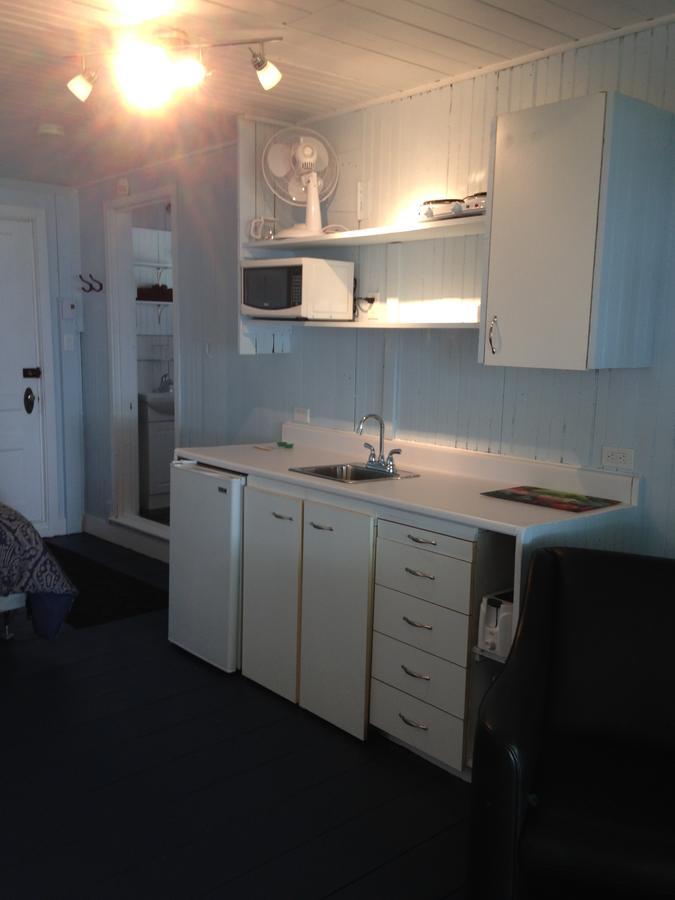 Auberge Les Blancs Moutons Saint-Laurent-de-l'ile d'Orleans 外观 照片